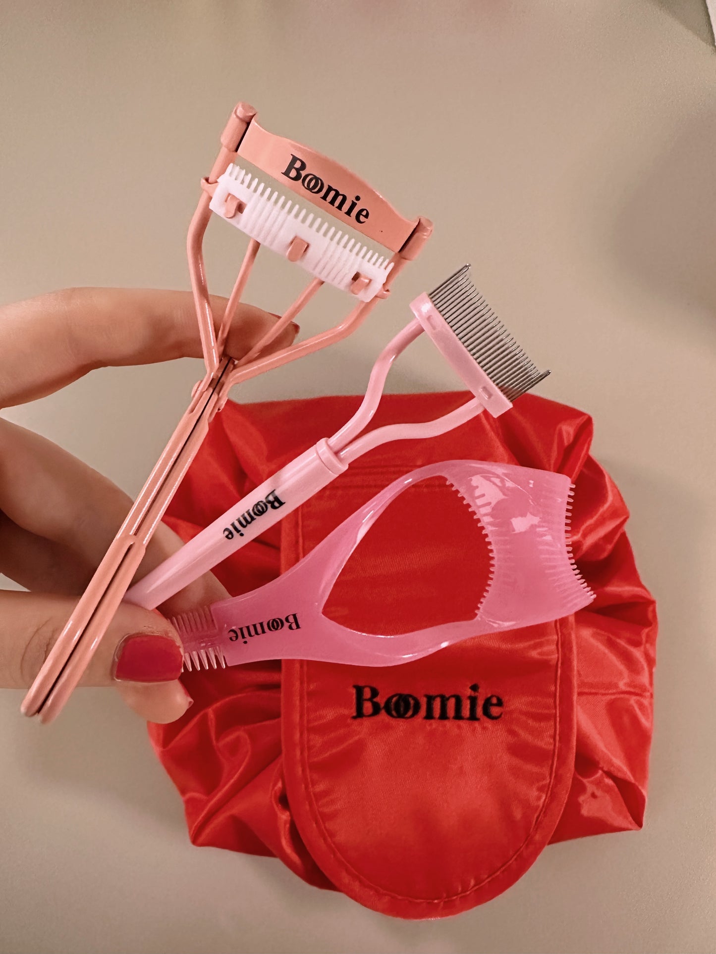 KIT DE PESTAÑAS + BOOMIEBAG