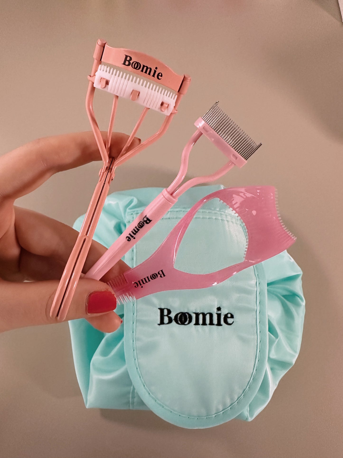 KIT DE PESTAÑAS + BOOMIEBAG
